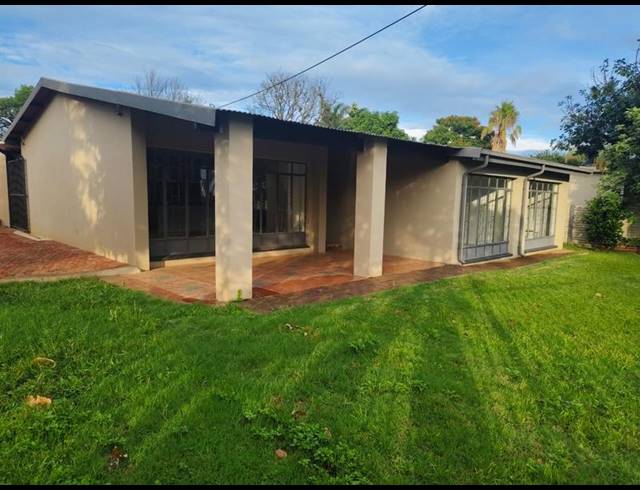 4 BEDROOM HOUSE FOR SALE IN SINOVILLE